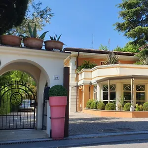  Bed & Breakfast La Desenzano Italy